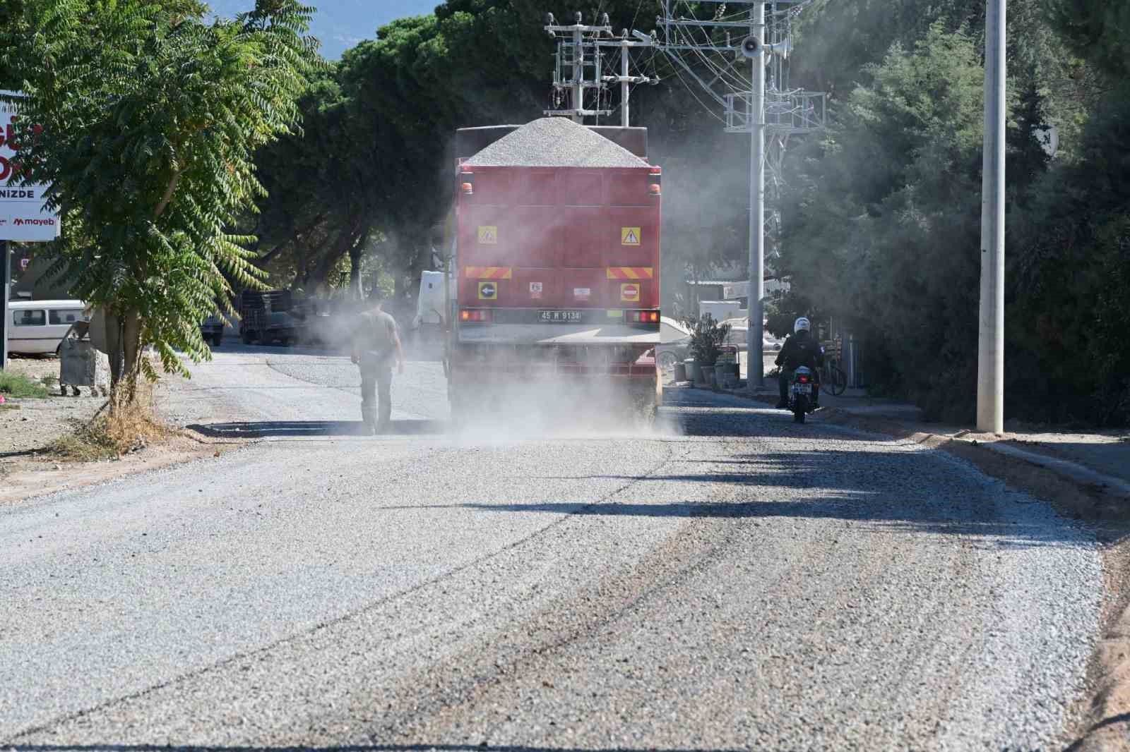 Muradiye&rsquo;de yollar konforlu hale getiriliyor