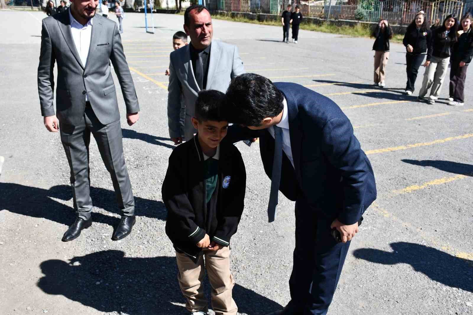 Sarıkamış Kaymakamı Aslantatar’dan yeni eğitim öğretim yılında okul ziyaretleri