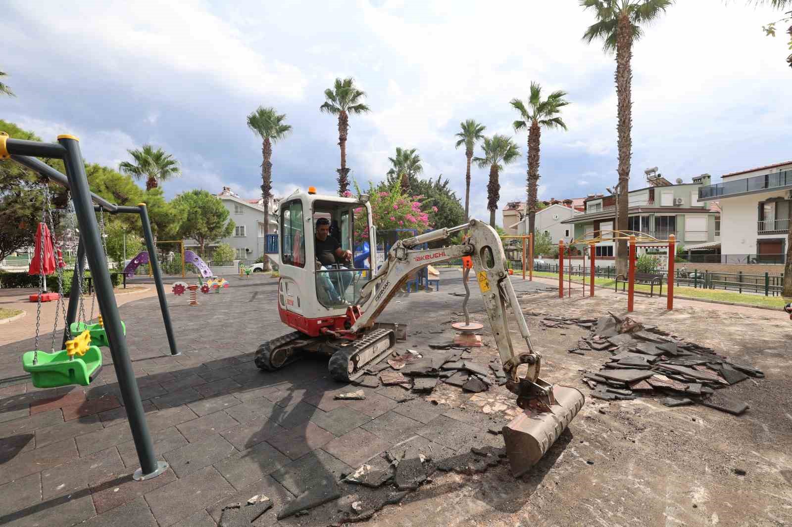 Marmaris’te parklar yenileniyor