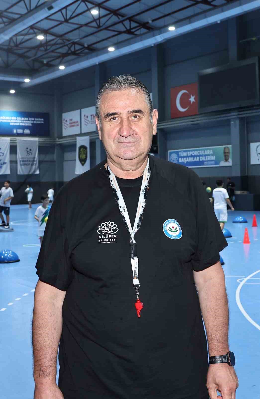 Nil&uuml;fer&rsquo;de "Hentbol Akademisi" a&ccedil;ıldı