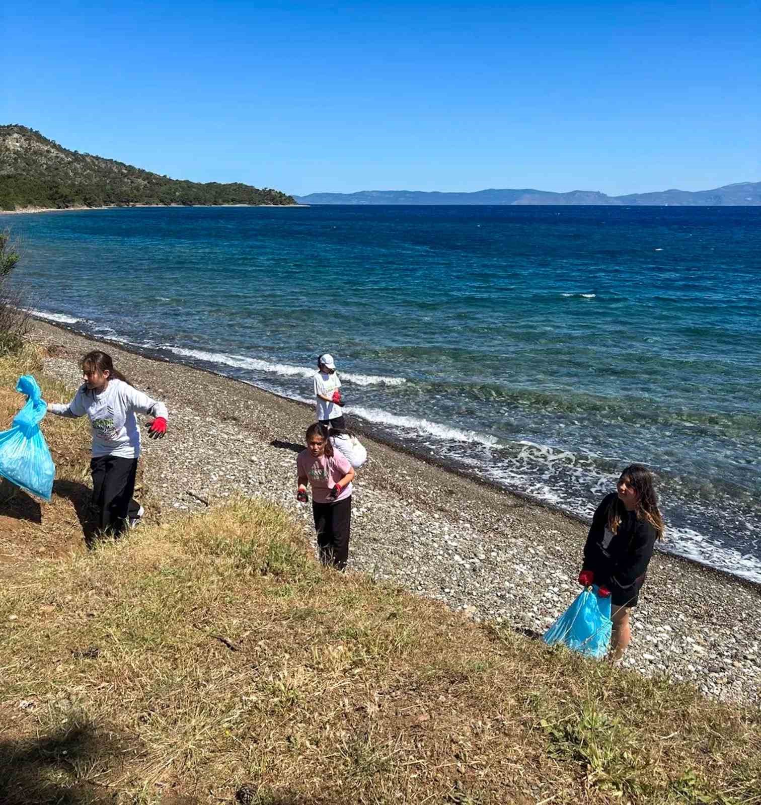 Datça’da "Orman Benim" etkinliğiyle çevre temizliği yapıldı