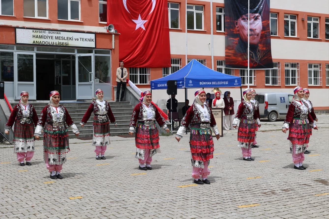 B&uuml;nyan&rsquo;da 19 Mayıs Coşkusu Yaşandı