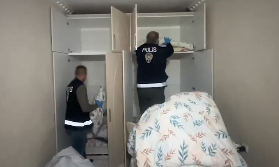 Bitlis&rsquo;te sosyal medyada su&ccedil; &ouml;rg&uuml;t&uuml;n&uuml; &ouml;ven şahıslara operasyon: 3 tutuklama