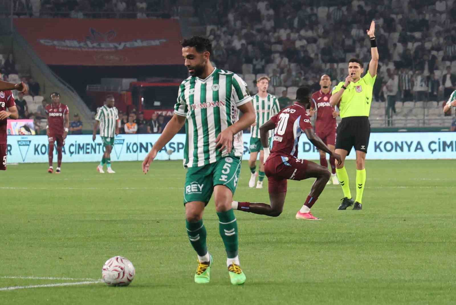 Trendyol Süper Lig: Konyaspor: 1 - Trabzonspor: 0 (Maç devam ediyor)