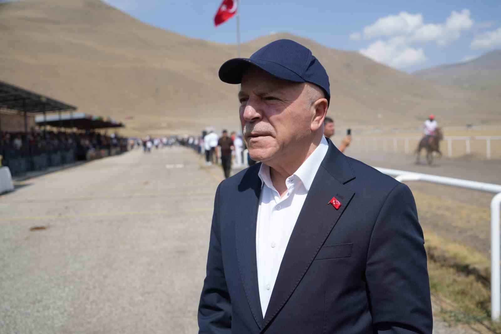 Erzurum’da rahvan rüzgârı esti