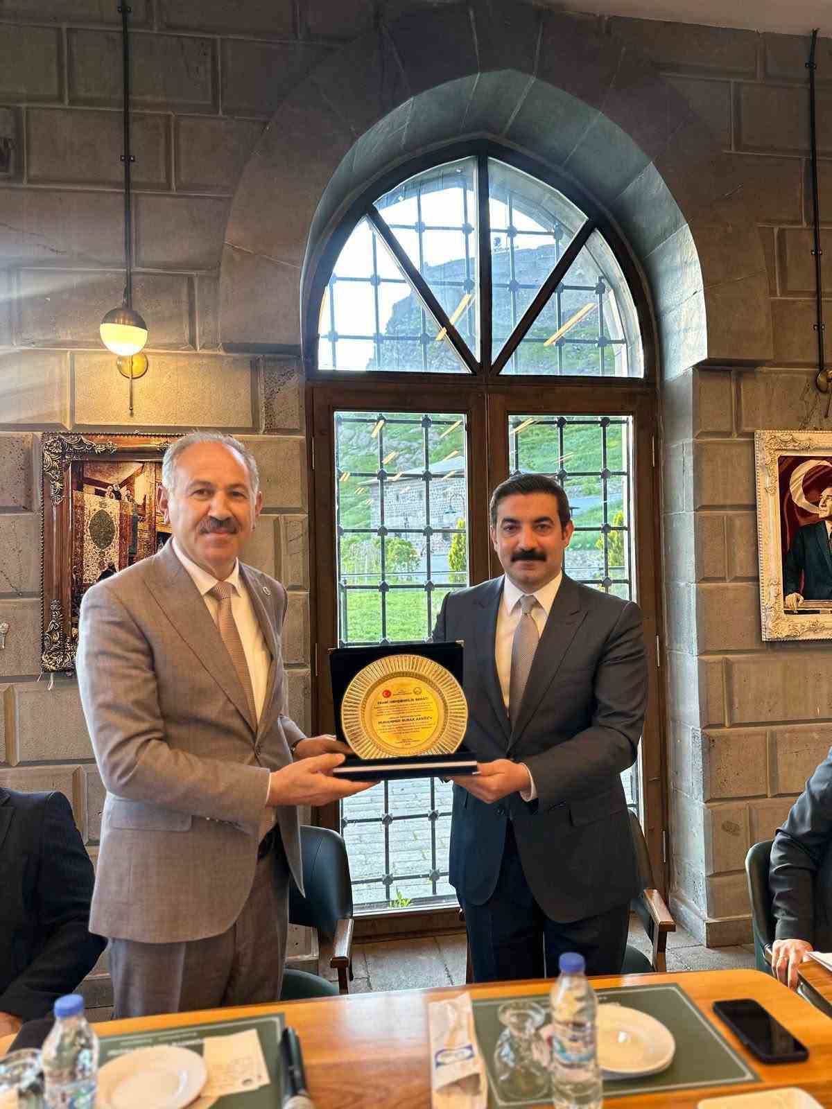 Arpaçay Kaymakamı Muhammed Burak Akköz’e duygusal veda