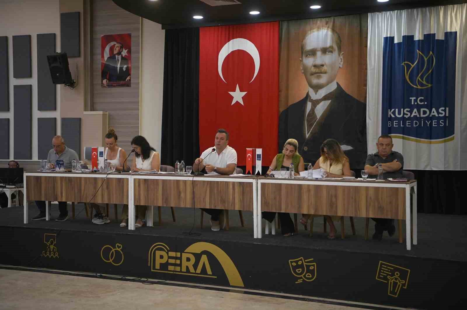 Kuşadası Meclisi’nde komisyonlar yenilendi, yeni projelere onay çıktı