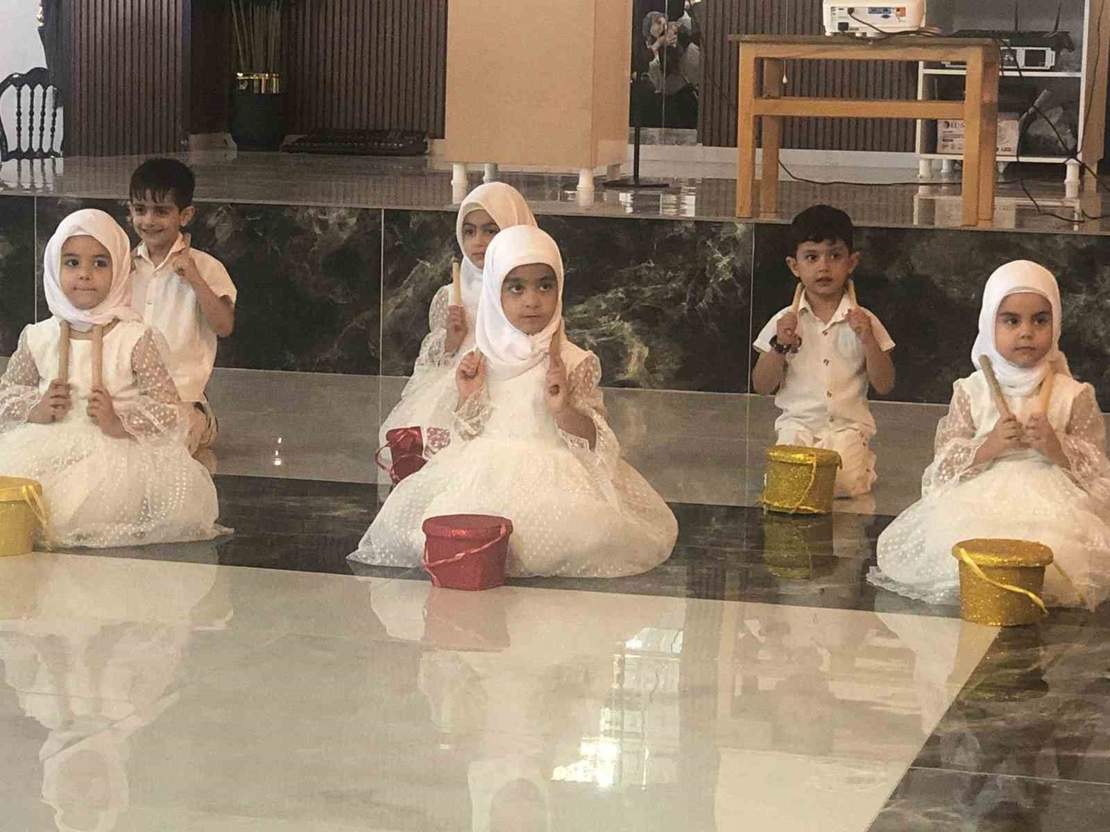 Palu’da Kur’an kursu öğrencilerinin mezuniyet sevinci