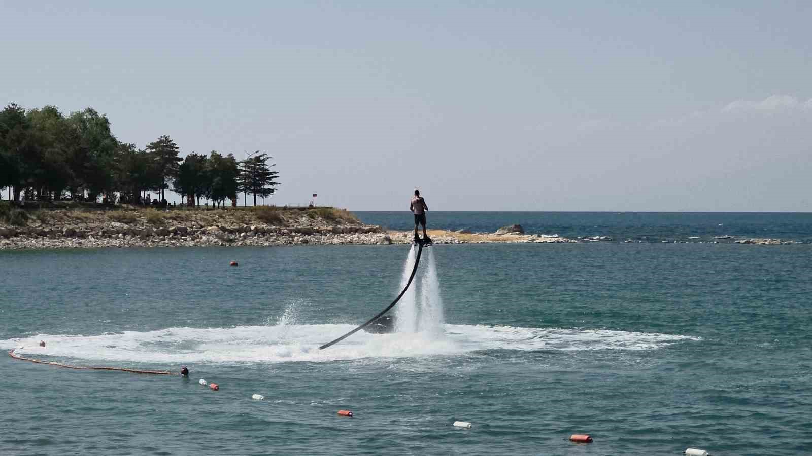 Van’da düzenlenen 12. Su Sporları Festivali coşkuyla sona erdi