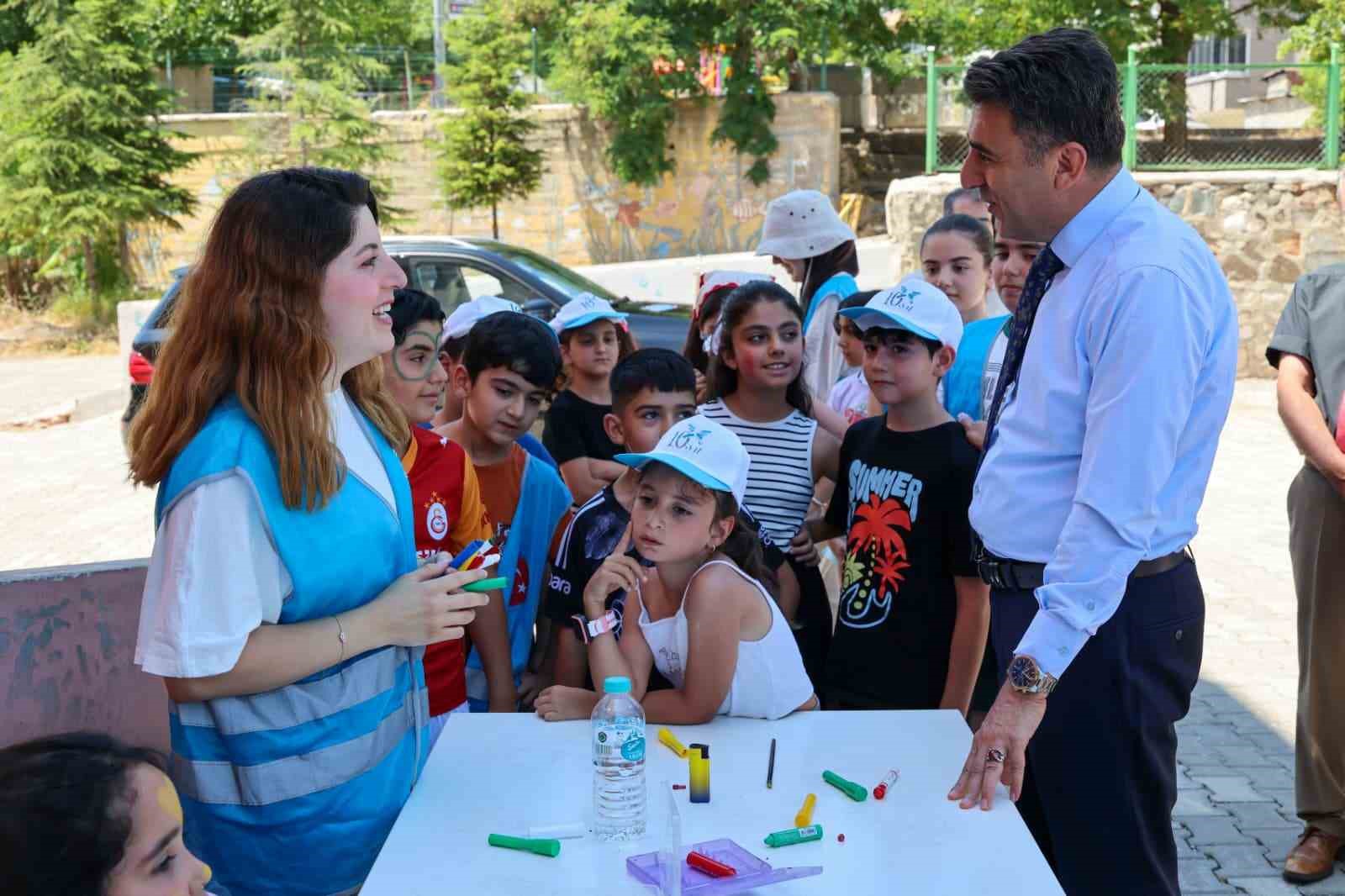 Çocukların dondurma isteğine Vali Aygöl kayıtsız kalmadı