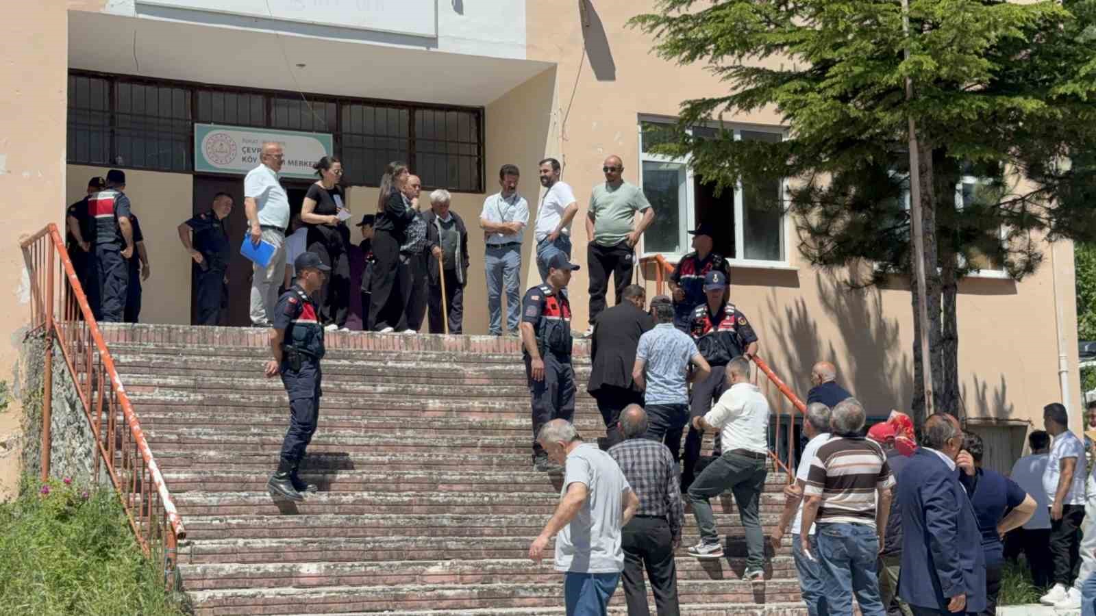 Çevrecik’te 12 yıl sonra seçim heyecanı yaşandı