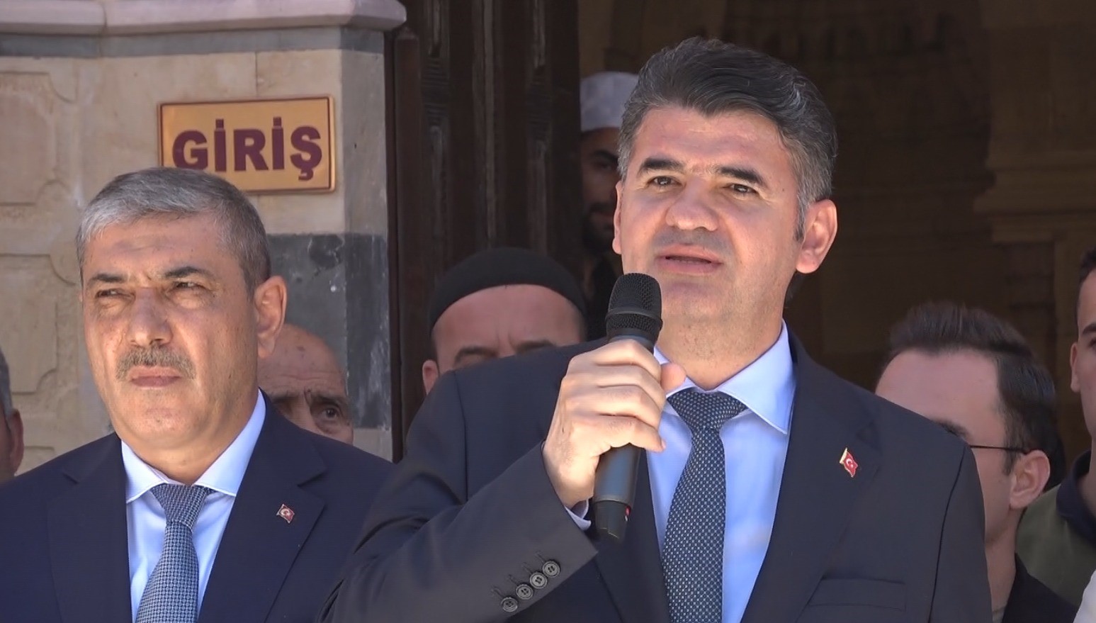 Depremde hasar gören Kilis Ulu Cami ile Şurahbil Bin Hasene Cami ve Türbesi yeniden ibadete açıldı