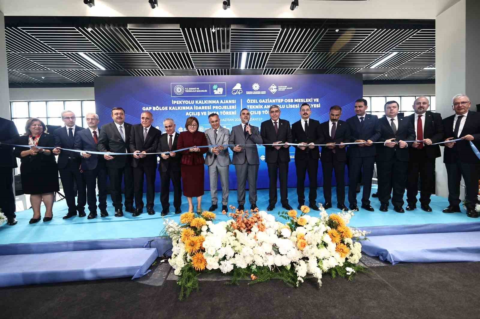 Yeni kalkınma hamleleri için imzalar atıldı