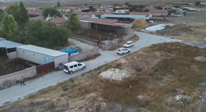 Depo görünümlü alana kenevir eken şüpheli yakalandı