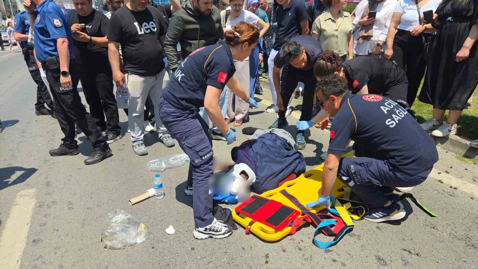 Otomobilin &ccedil;arptığı yaşlı adam ağır yaralandı