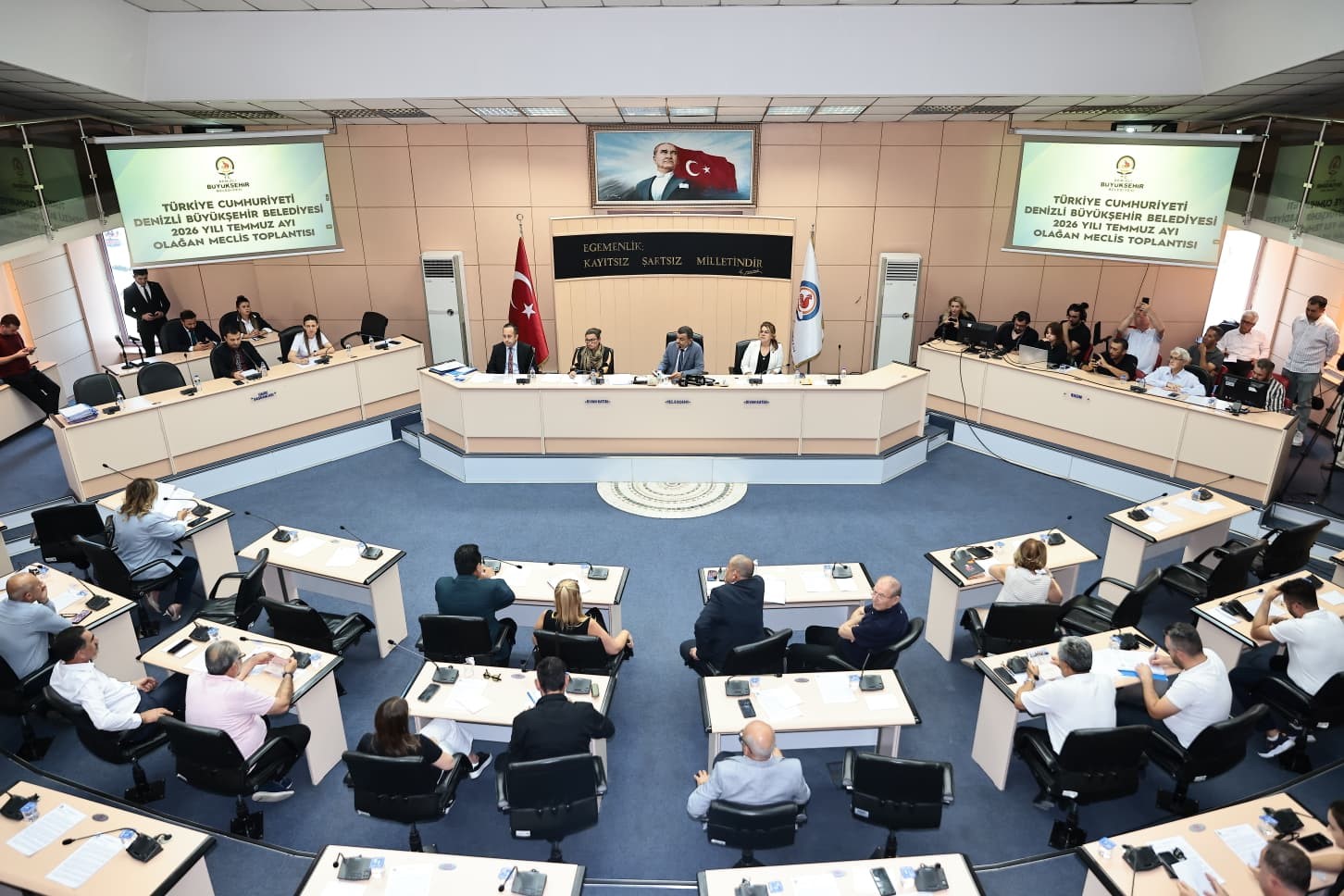Denizli B&uuml;y&uuml;kşehir Meclisi&rsquo;nden &ouml;ğrenci ve ailelere &uuml;&ccedil;l&uuml; destek paketi