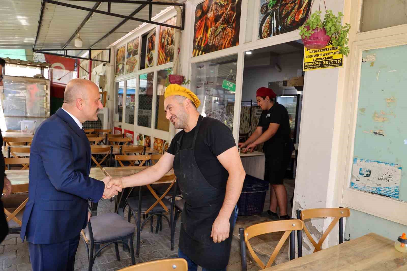 Vali Varol, Yenipazar’da kurumları ziyaret edip vatandaşlarla buluştu