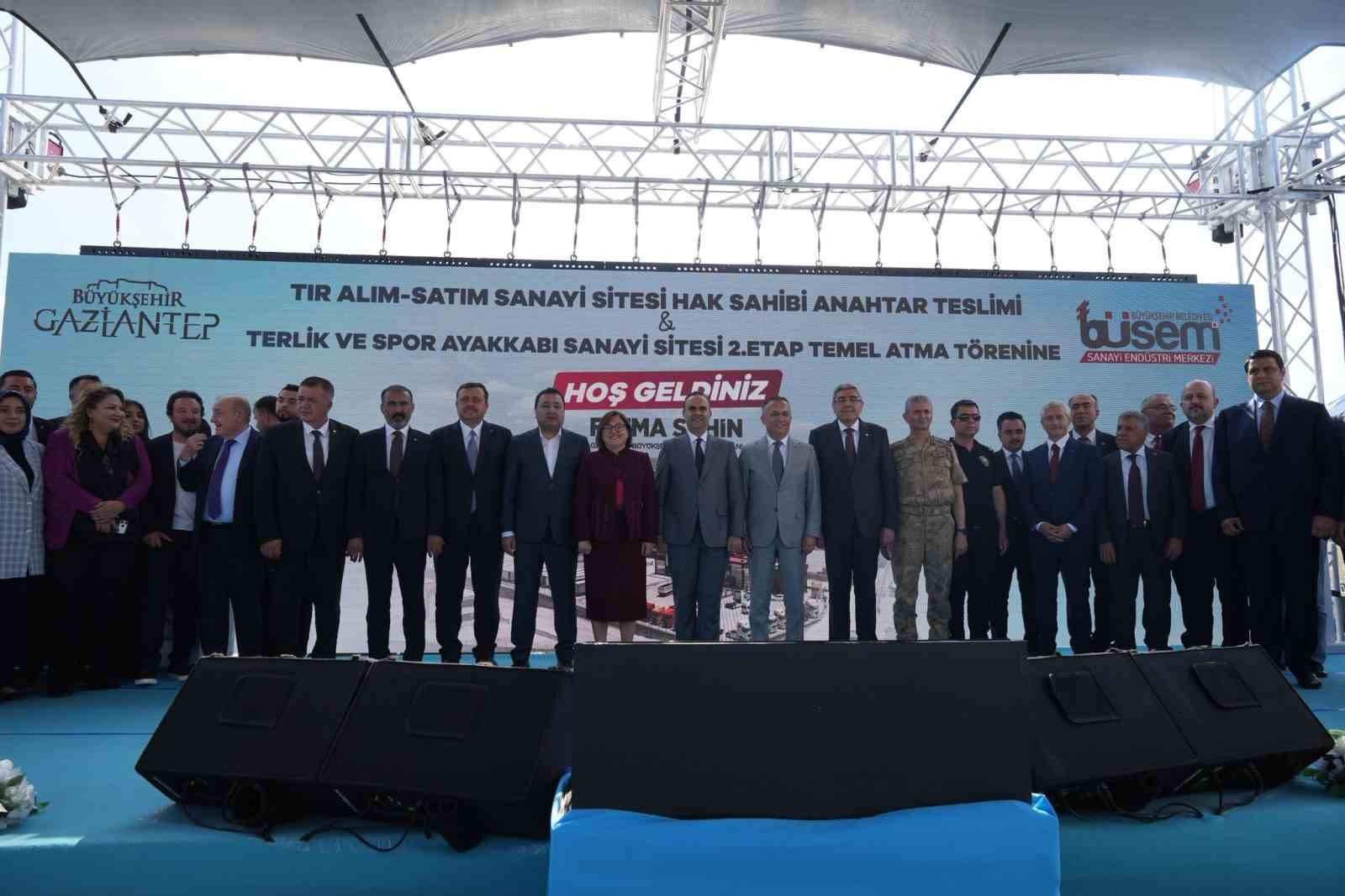 Bakan Kacır: "Türkiye olarak tarih sahnesine eskisinden çok daha kuvvetli ve çok daha iddialı çıkıyoruz"