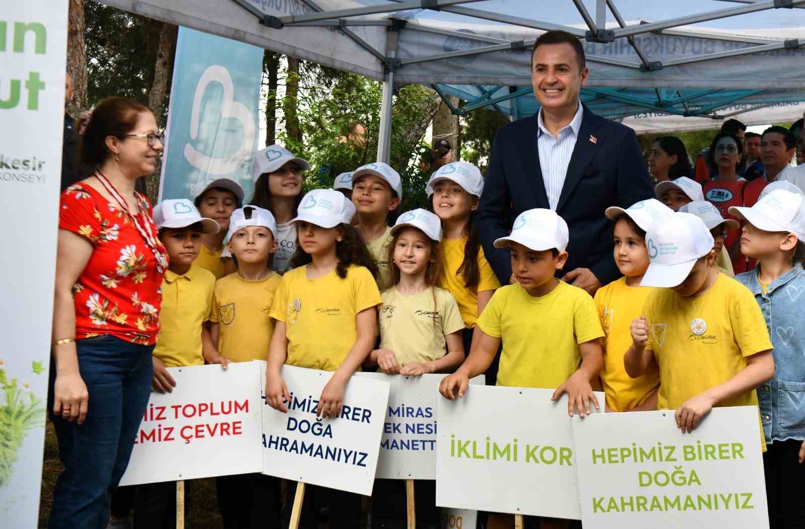 Başkan Ahmet Akın: "Çevre bize emanet"