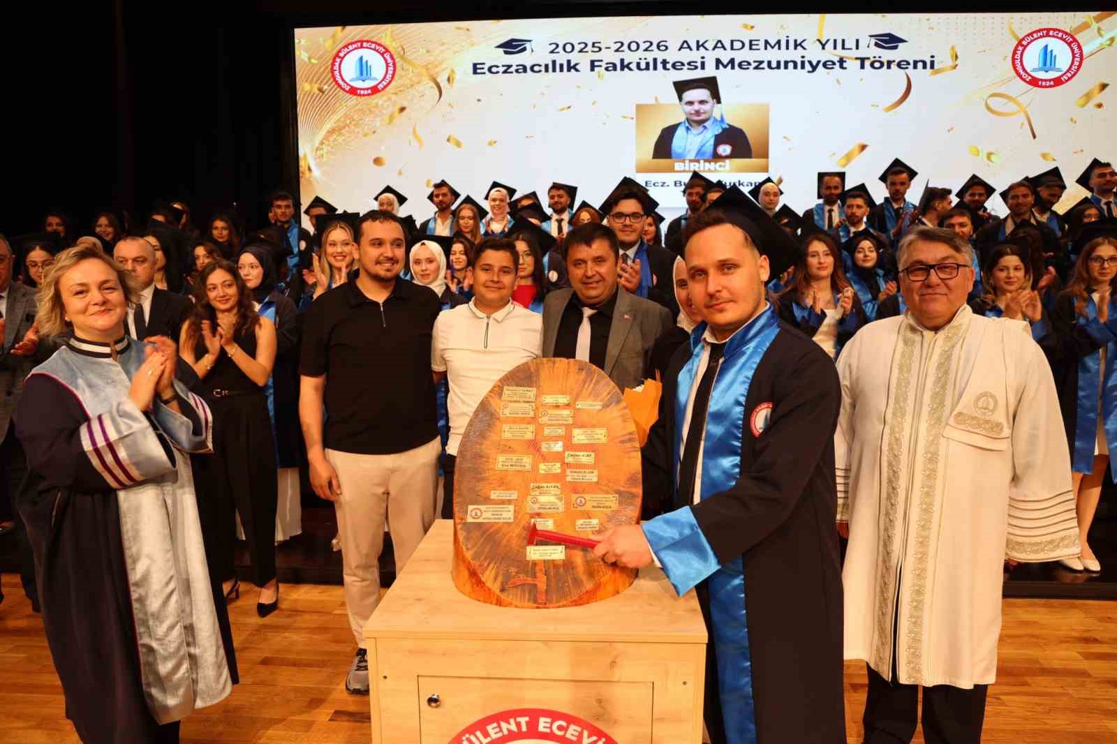BEUN’da geleceğin eczacıları mezuniyet sevinci yaşadı
