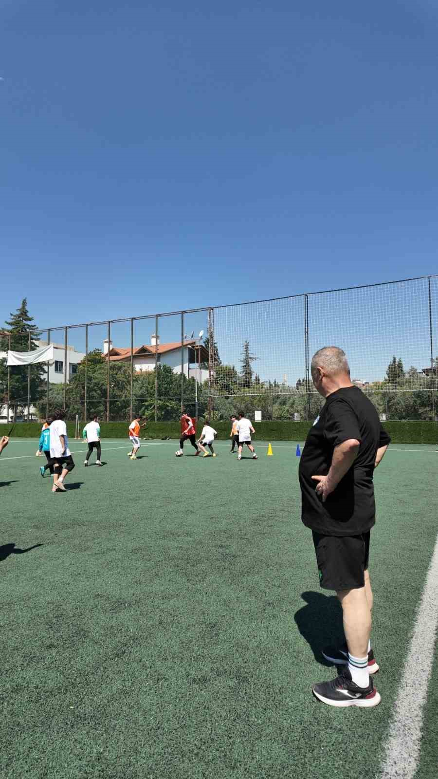 Merkezefendi’de geleceğin kalecileri yetişiyor