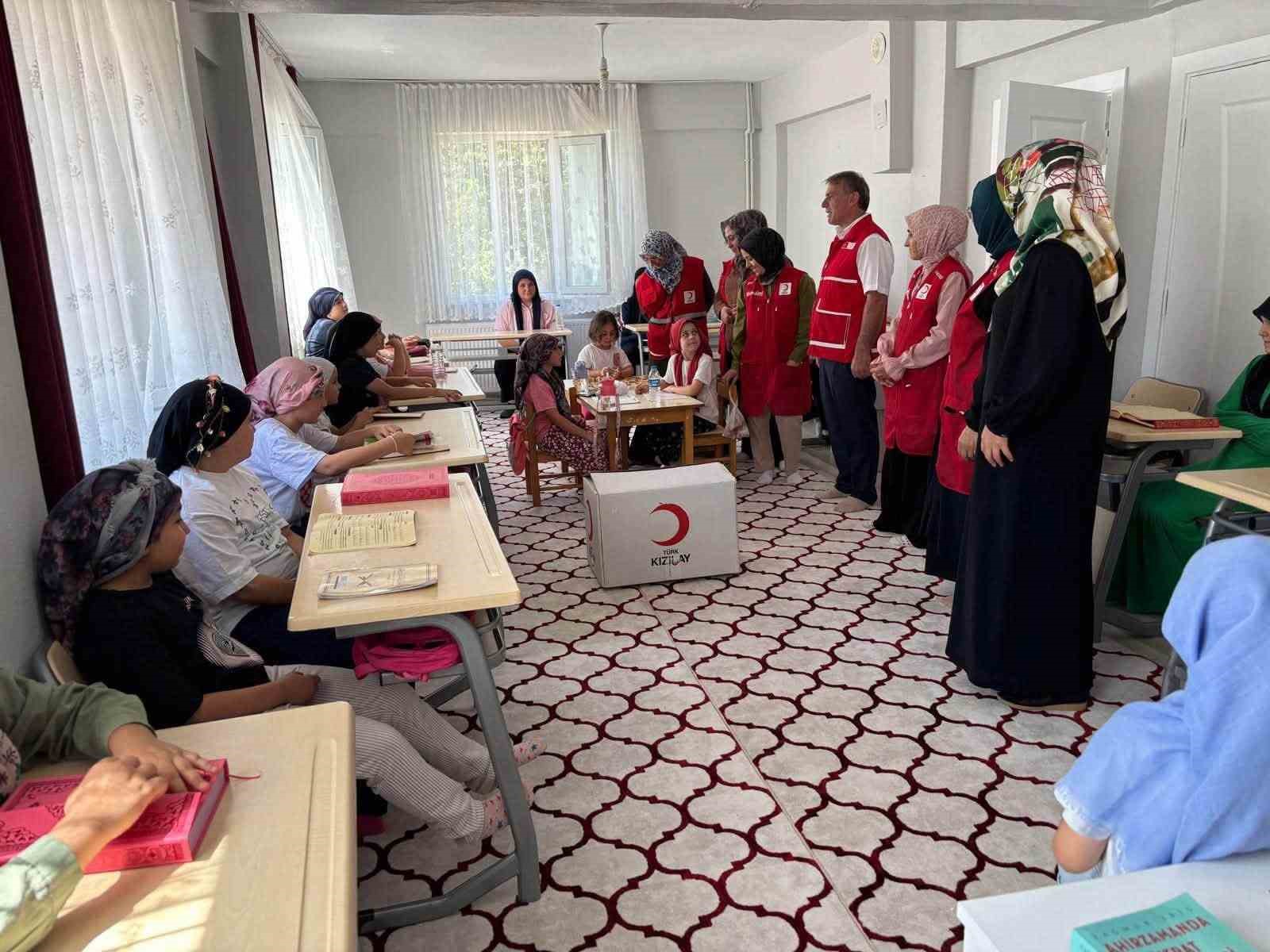 Kızılay’dan yaz Kur’an kurslarındaki çocuklara sürpriz