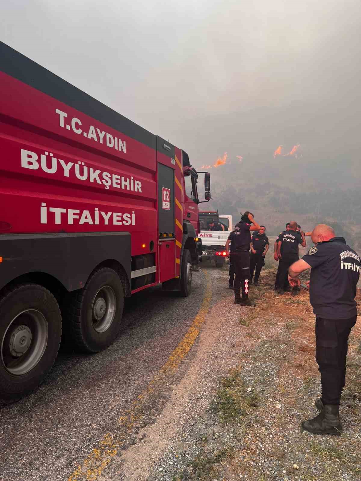 Aydın Büyükşehir Çine’de yangına müdahale ediyor