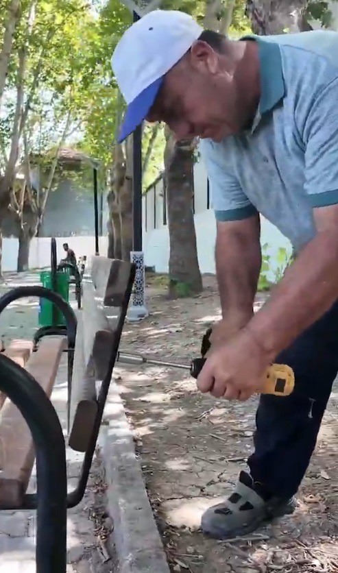 Antakya&rsquo;daki parklarda bakım ve yenileme &ccedil;alışmaları s&uuml;r&uuml;yor