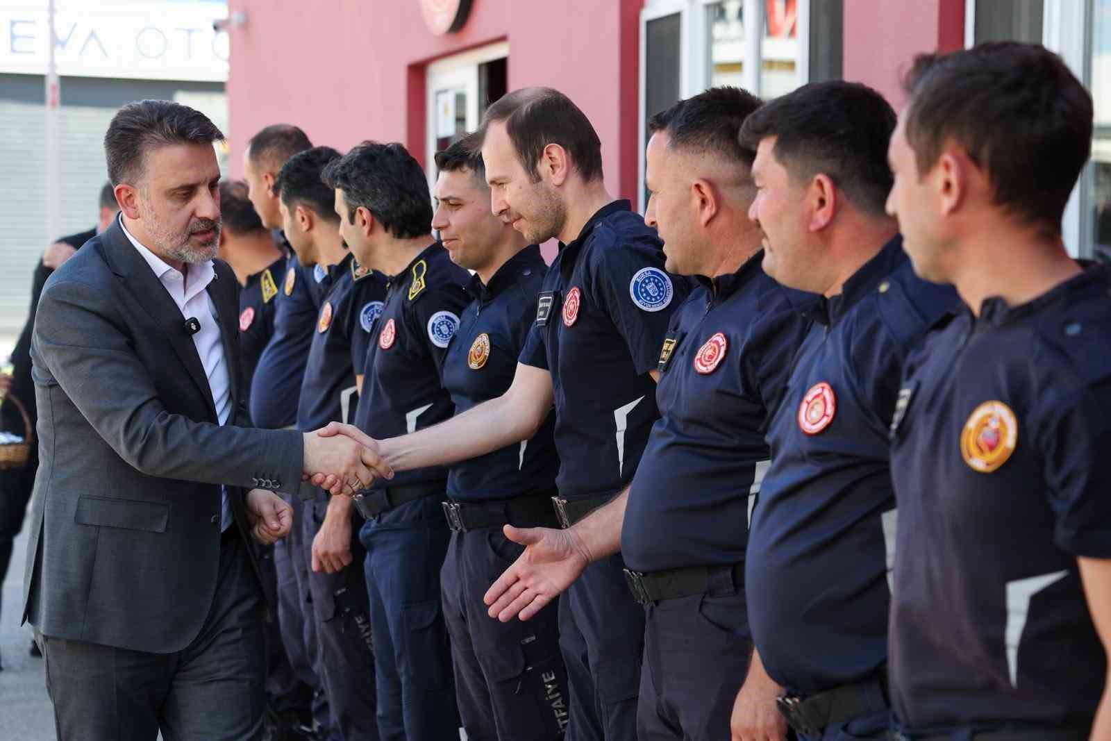 Başkan Vekili Şahin Biba’dan şehitlik, esnaf ve itfaiye ziyareti