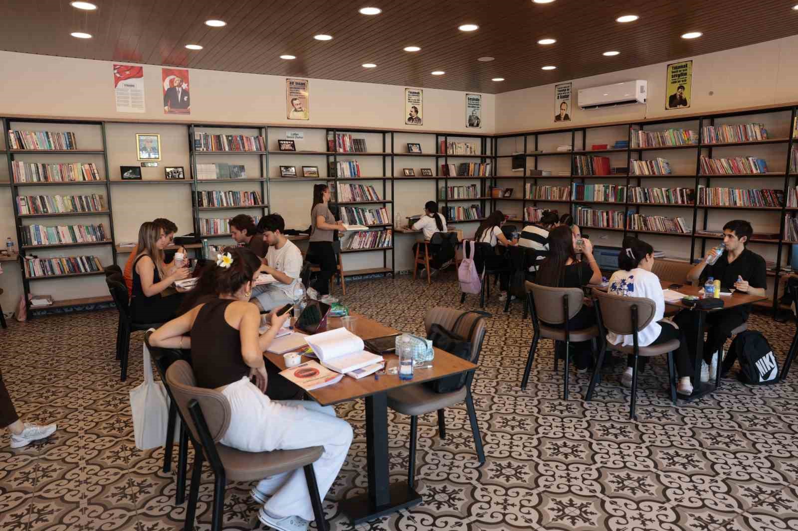 Başkan Kaya&rsquo;dan YKS &ouml;ncesi &ouml;ğrencilere moral ziyareti
