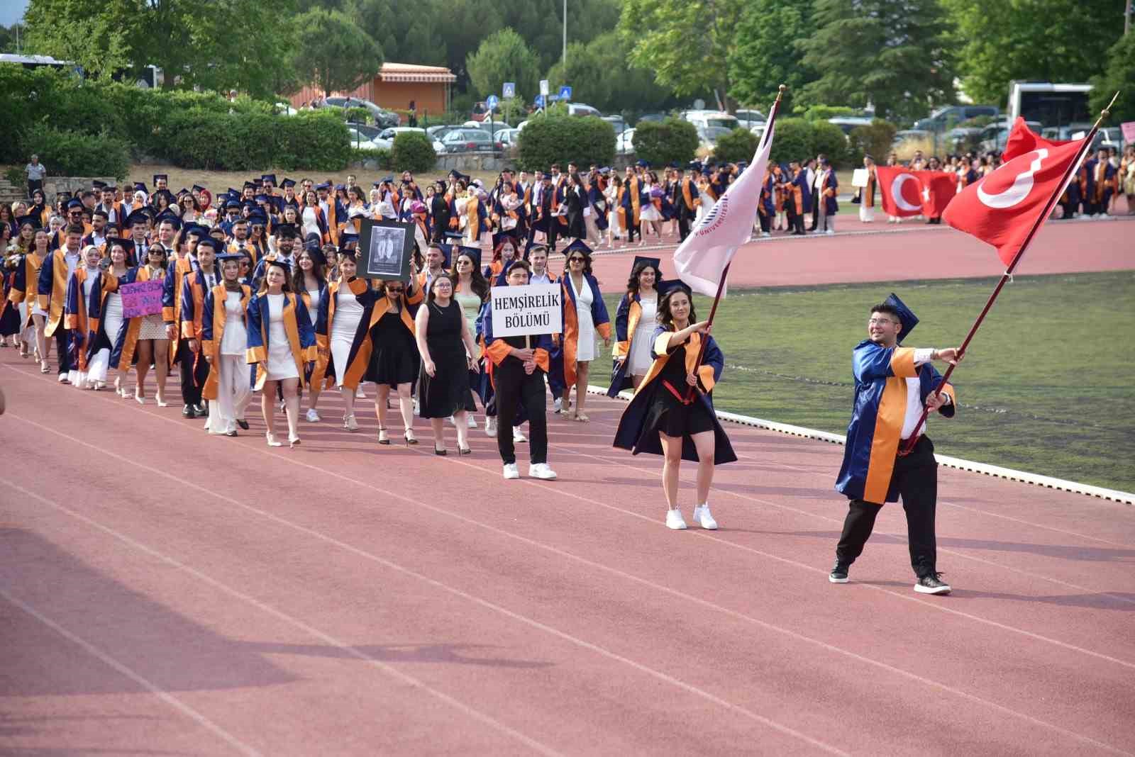 MSKÜ Sağlık Bilimleri Fakültesi’nden yeni mezunlar sektöre hazır