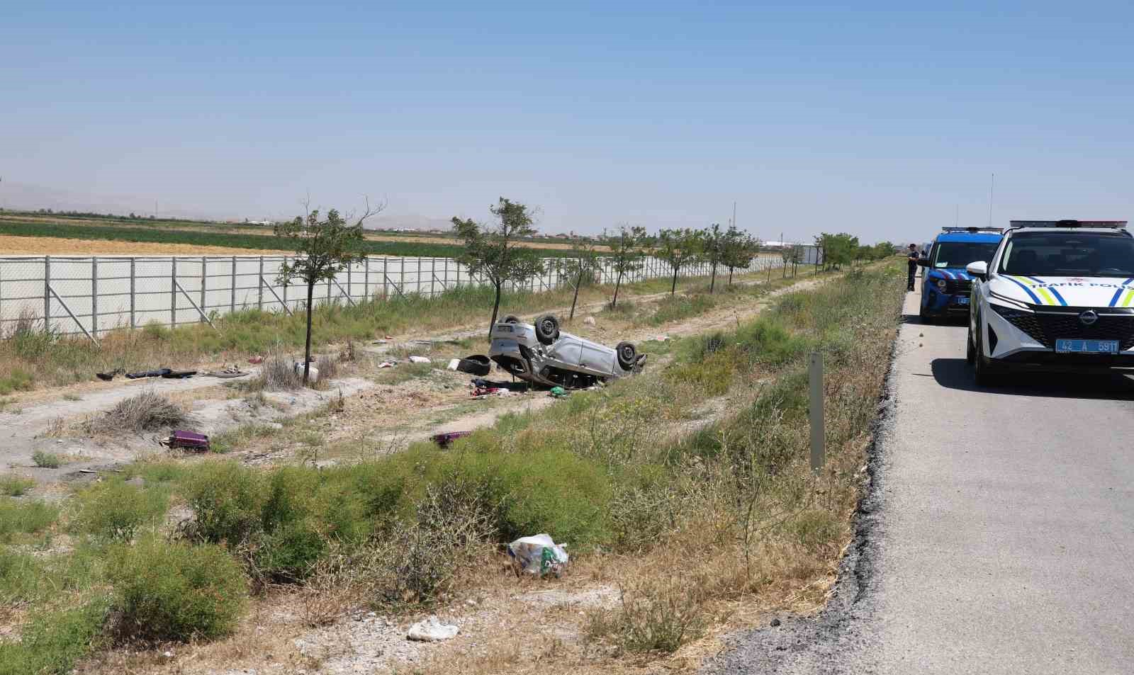 Takla atan otomobildeki 8 yaşındaki çocuk öldü, anne, baba ve kardeşi yaralandı