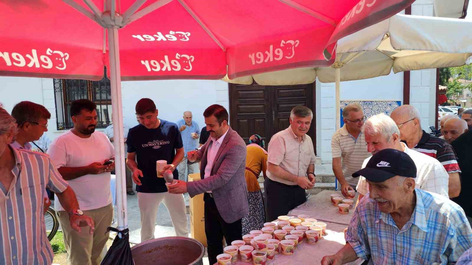 K&ouml;yceğiz&rsquo;de aşure ikramına yoğun ilgi