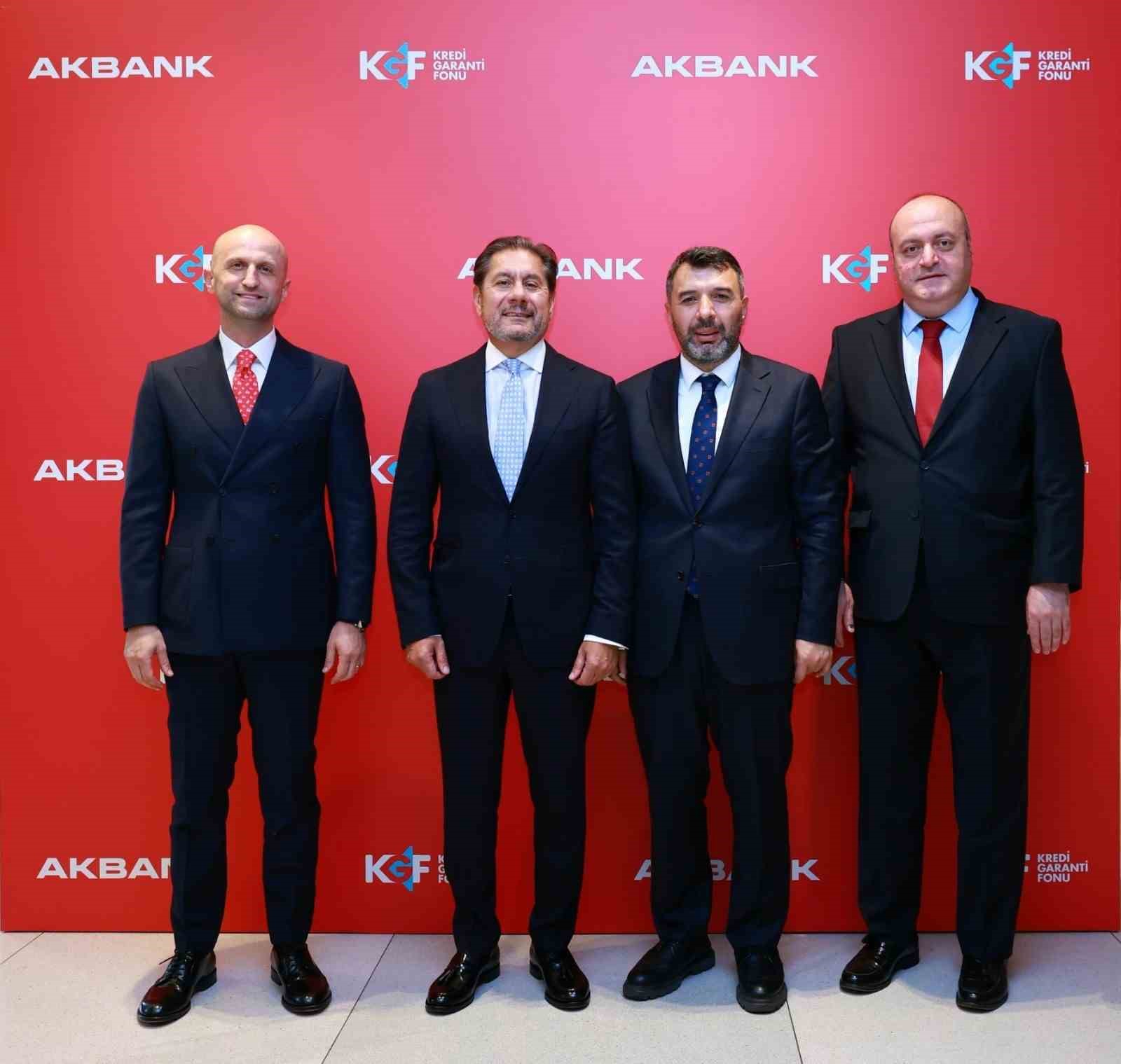 Akbank ve KGF’den KOBİ’lere dijital kredi dönemi