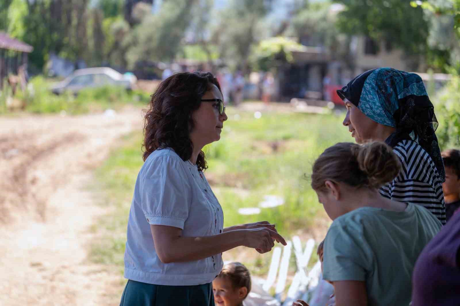 Başkan K&ouml;ksal Aras yangında evleri zarar g&ouml;ren aileyi ziyaret etti