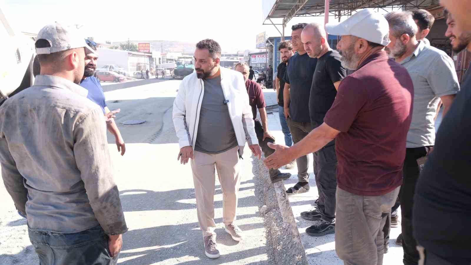 Sorgun Sanayi Sitesi&rsquo;nde asfalt ve &ccedil;evre d&uuml;zenleme &ccedil;alışmaları s&uuml;r&uuml;yor