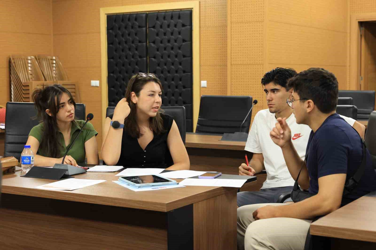 Marmaris&rsquo;te Gen&ccedil; İklim El&ccedil;ileri programı başladı