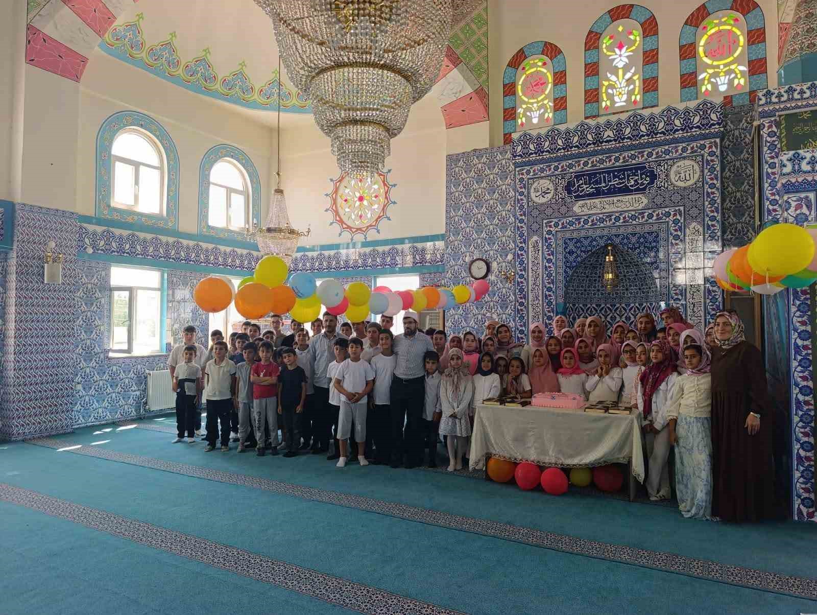 Edremit Şehitlik Camii’nde yaz Kur’an kursları tamamlandı