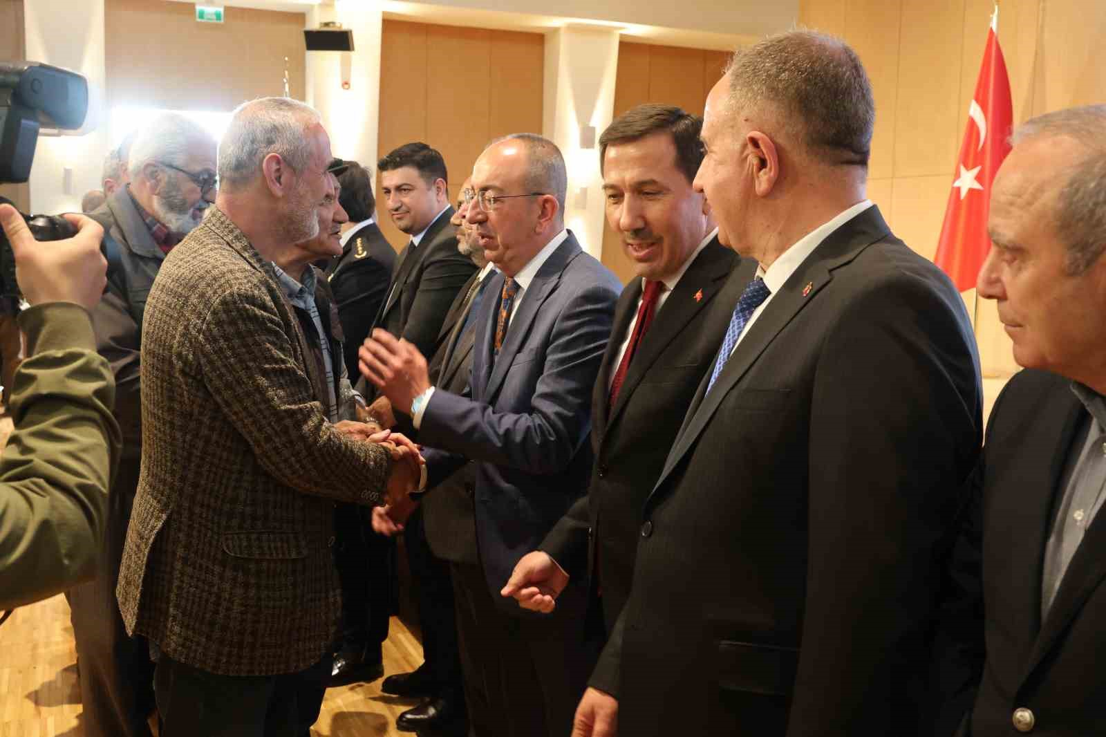 Konya’da protokol bayramlaştı