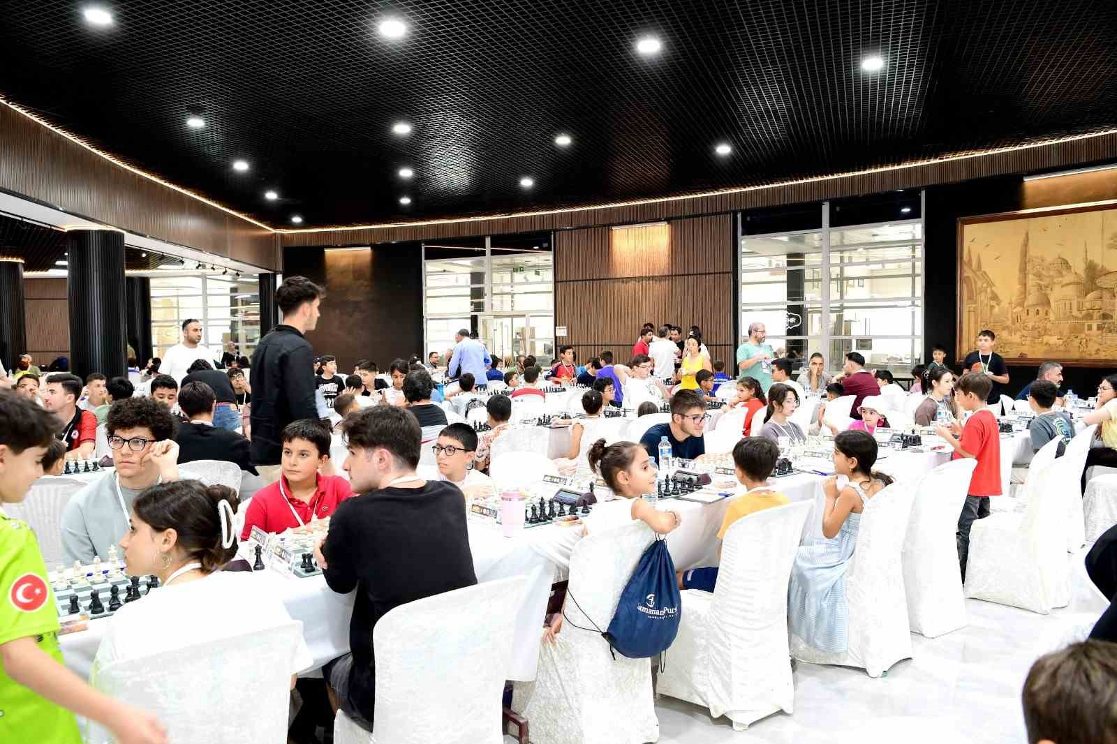 9’uncu Uluslararası Altın Kayısı Satranç Turnuvası başladı