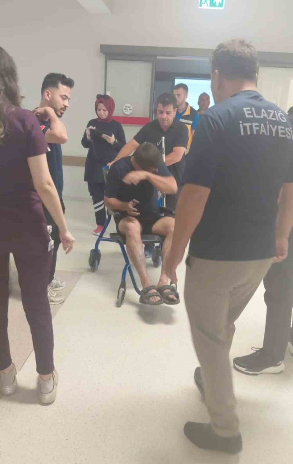 Elazığ’da 19 yangına müdahale eden 2 itfaiye personeli yaralandı