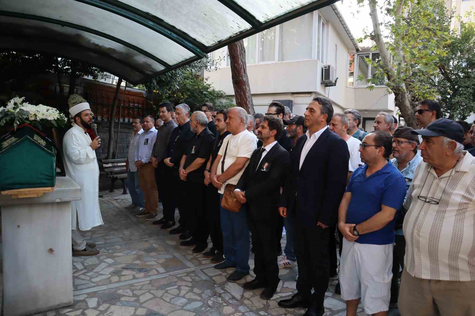 Usta oyuncu Can Kolukısa son yolculuğuna uğurlandı
