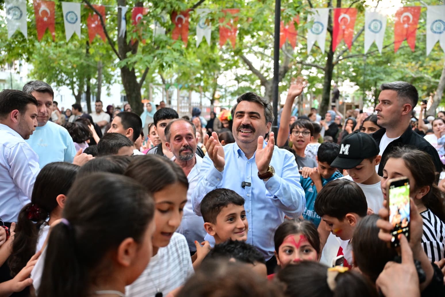 Başkan Yılmaz’dan miniklere sürpriz