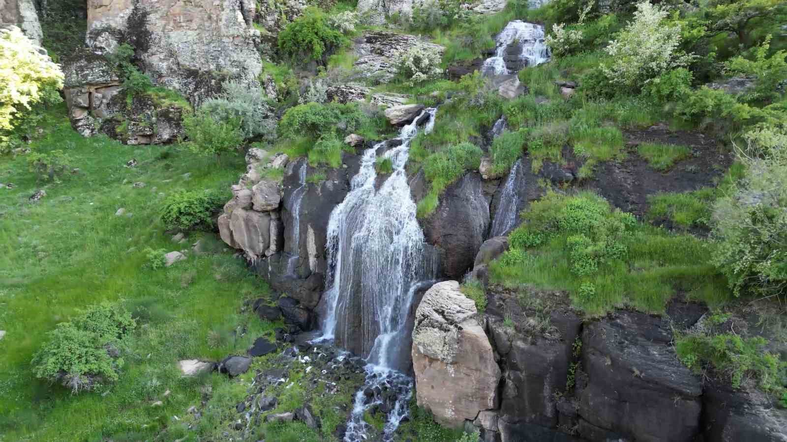 Niğde’nin Uzandı Vadisi görsel şöleniyle ziyaretçilerini ağırlıyor
