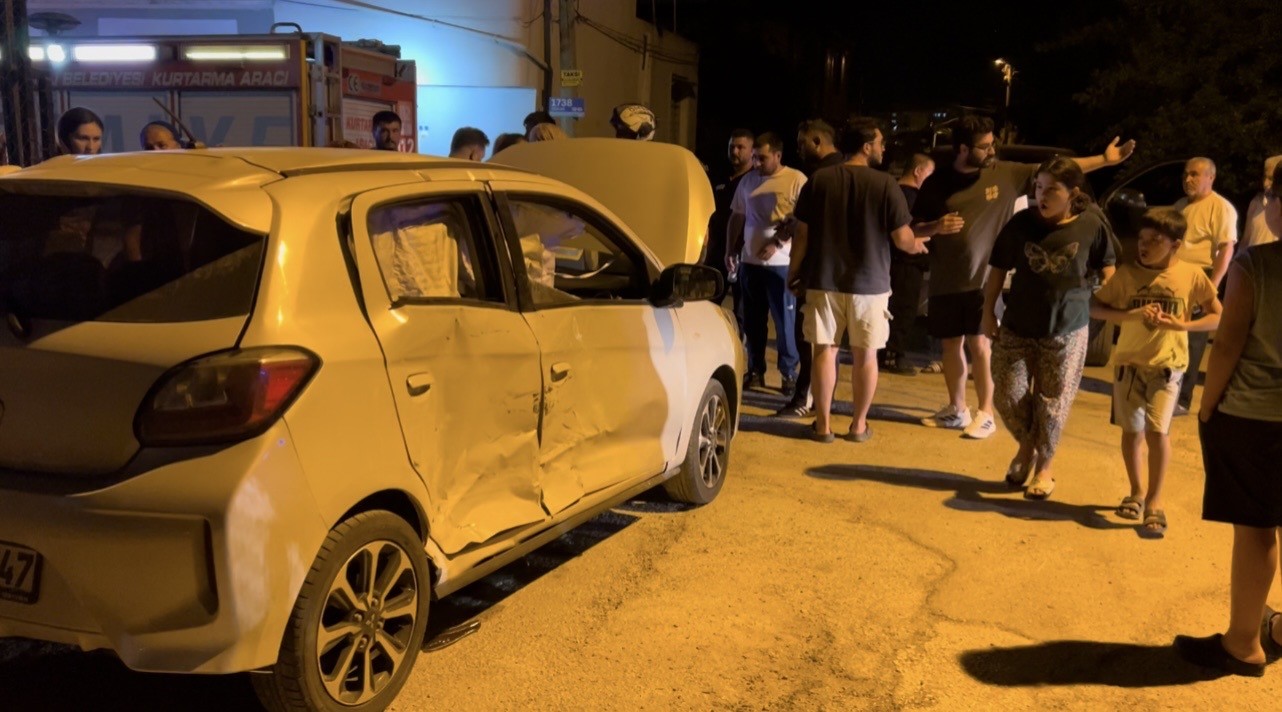 Osmaniye’de pikap ile otomobil çarpıştı: 3 yaralı