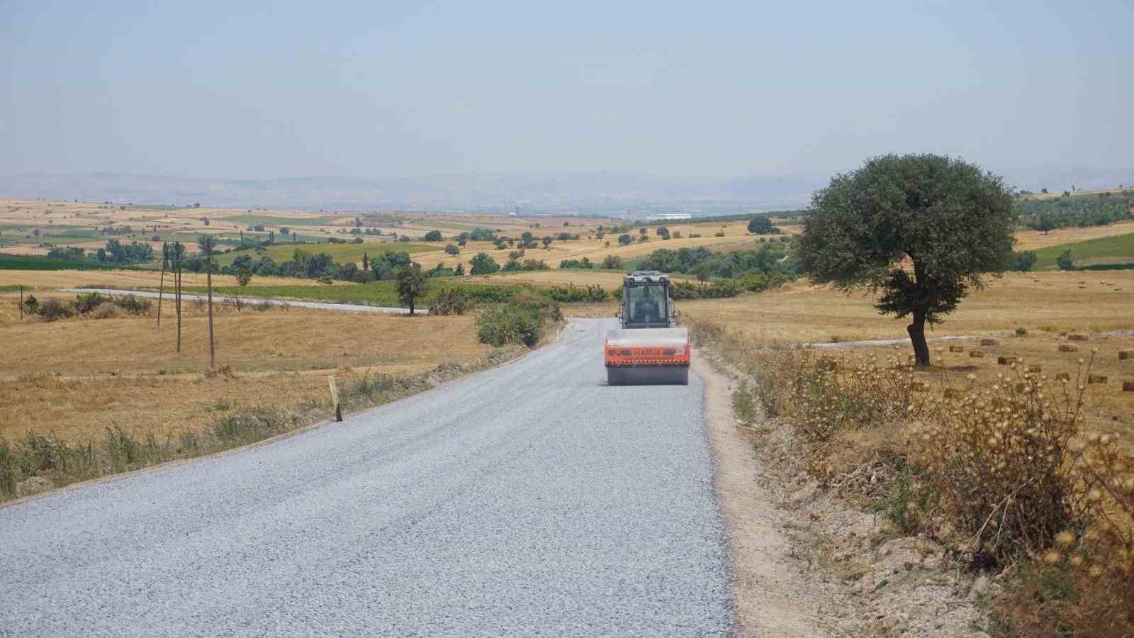 Büyükşehir, Orhanlı-Çiftlikköy arasındaki yolu iyileştirdi