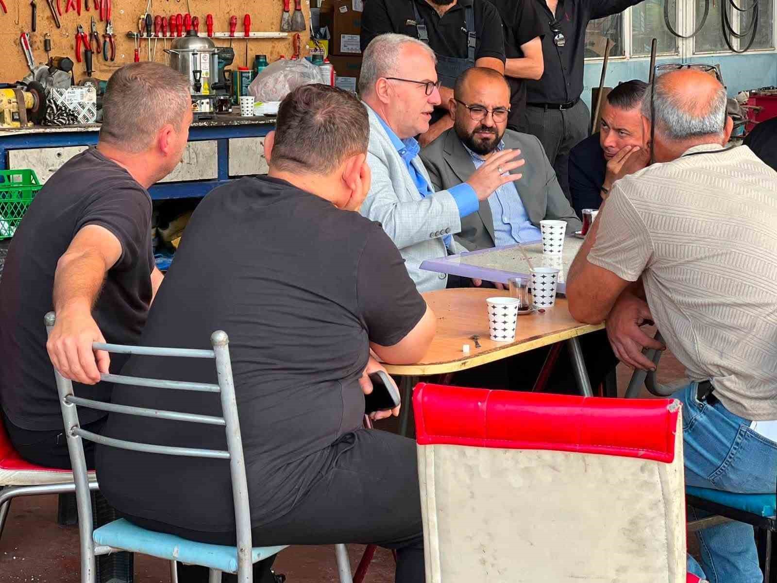 AK Parti heyeti sanayi esnafıyla bir araya geldi