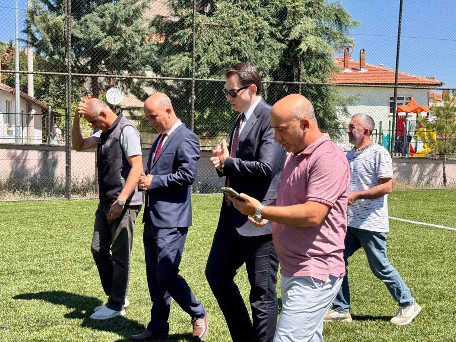 Hisarcık’ta okul spor alanları yenileniyor