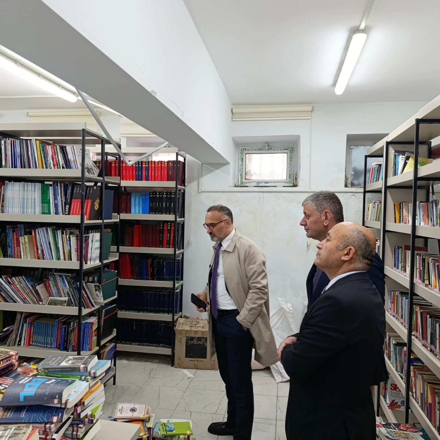Kars&rsquo;ta k&uuml;t&uuml;phane yatırımları yerinde incelendi