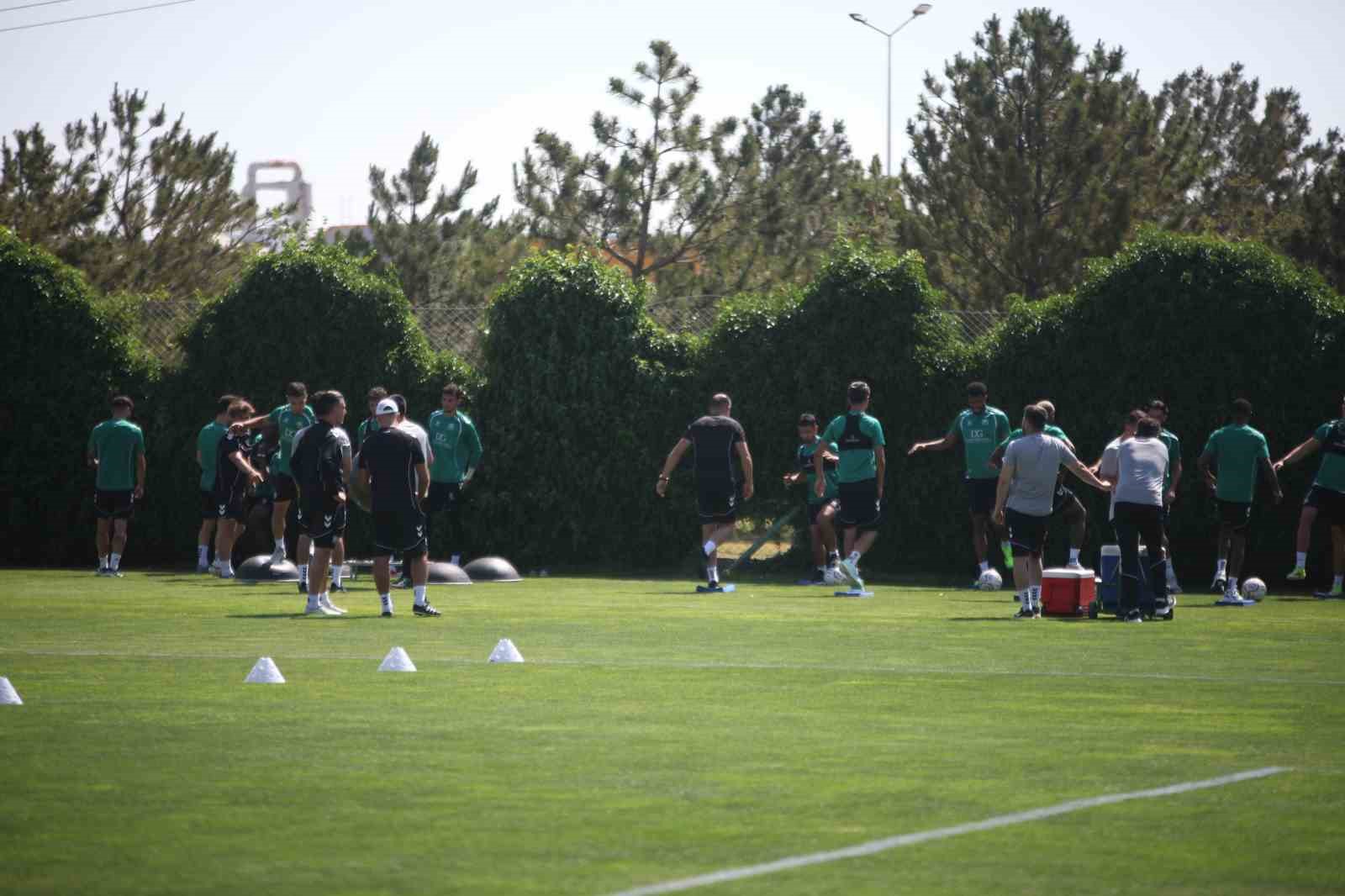 İlhan Palut: "Bugün itibarıyla 5 ana transfer yapmak istiyoruz"